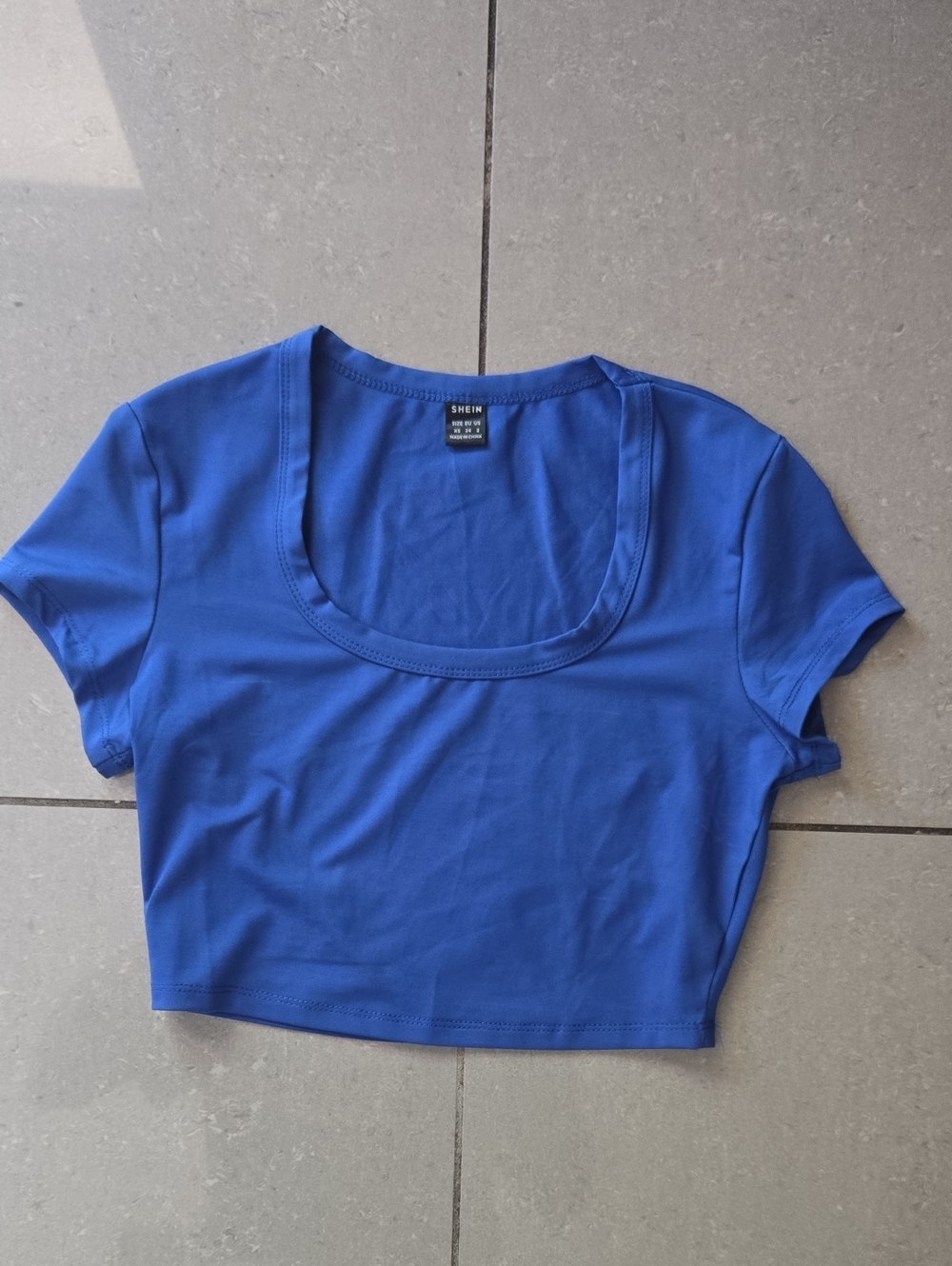 SHEIN Royal Blue Scoop Neck Crop Tee